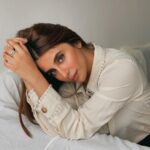 Miesha Saakshi Iyer Instagram - In the fading light, hearts collide Shadows dance in the distance Something just ain't right, I'm cold inside . Help me find what I'm missing We're all scared to fly, still we try Learn to be brave, see the other side Won't you lead me there? Have no fear Close your eyes, find paradise ✨ . Shirt @a.la.modebyakanksha 🦋 Mumbai, Maharashtra