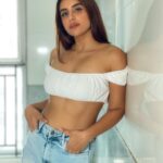 Miesha Saakshi Iyer Instagram - I am capable of everything I set my mind to. 🦋 . . The perfect distressed denims by @freakinsindia 😍 . . #bluejean #denim #denimstyle #denimfashion #miesha #mieshaiyer #thankyouforeverything 🧿✨ Mumbai, Maharashtra
