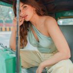 Miesha Saakshi Iyer Instagram – I didn’t feel like driving my Volkswagen,
Thus Auto. 🛺
.
.
.
.
.
.
.
.
📸 : @swagatsharmaphotography 
#getthepun #delhi #delhistreetphotography #delhidiaries #auto #green #yellow #ootd #streetstyle #streetwear #streetphotography #fashion #aesthetic #vibe #miesha #mieshaiyer #grateful #gratitude #thankyouforeverything 🧿✨