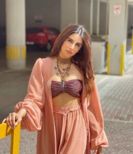 Miesha Saakshi Iyer Instagram - Dubai Vibes 🔆
.
.
.
.
.
Coord set @closet.hues 
#dubai #dubailife #dubaifashion #dubailifestyle #dubai🇦🇪 #dubaivibes #uae #ootd #fashion #style #dubaiinstagram #dubaistyle #photography #photoshoot #closethues #miesha #mieshaiyer #grateful #gratitude #thankyouforeverything 🧿💫