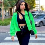 Miesha Saakshi Iyer Instagram - Dubai ✨ . . . . . Jacket @pankhclothing Denim @hersheinbox #dubai #dubailife #dubaiphotoshoot #look #ootd #fashion #style #streetstyle #lookoftheday #streetphotography #miesha #mieshaiyer #grateful #gratitude #thankyouforeverything 🧿✨