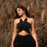 Miesha Saakshi Iyer Instagram - You could have asked me why I broke your heart... You could’ve told me that you fell apart... . . . Skirt : @swishbossofficial 📸 : @swagatsharmaphotography . . . #ootd #ootdfashion #allblack #allblackeverything #allblackoutfit #saveyourtears #photography #photoshoot #fashion #ruffles #ruffleskirt #outfits #outfitoftheday #outdoors #outdoorphotography #browns #swishbossofficial #miesha #mieshaiyer #grateful #gratitude #thankyouforeverything 🧿✨