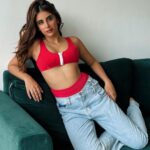 Miesha Saakshi Iyer Instagram - Looking at you, looking at me 😉 . Lounging in denims by @urbanic_in . . . #urbanic #urbanicsquad #miesha #mieshaiyer #grateful #gratitude #thankyouforeverything 🧿✨ Mumbai, Maharashtra