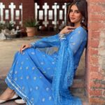 Miesha Saakshi Iyer Instagram - Dekhoon Main Tujhe Ya Dekhoon Kudrat Ke Nazaare Mushkilon Main Hai Ye Dil Mera 🕊 . . . . . #traditional #traditionalwear #blue #chandbaliyan #indian #indianwear #ethinicwear #ethnic #shoot #musicvideo #workmode #lovemylife #miesha #mieshaiyer #grateful #gratitude #thankyouforeverything 🧿✨