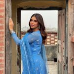 Miesha Saakshi Iyer Instagram – Dekhoon Main Tujhe Ya
Dekhoon Kudrat Ke Nazaare
Mushkilon Main Hai Ye Dil Mera 🕊 
.
.
.
.
.
#traditional #traditionalwear #blue #chandbaliyan #indian #indianwear #ethinicwear #ethnic #shoot #musicvideo #workmode #lovemylife #miesha #mieshaiyer #grateful #gratitude #thankyouforeverything 🧿✨