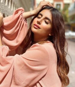Miesha Saakshi Iyer Instagram - Dubai Vibes 🔆
.
.
.
.
.
Coord set @closet.hues 
#dubai #dubailife #dubaifashion #dubailifestyle #dubai🇦🇪 #dubaivibes #uae #ootd #fashion #style #dubaiinstagram #dubaistyle #photography #photoshoot #closethues #miesha #mieshaiyer #grateful #gratitude #thankyouforeverything 🧿💫