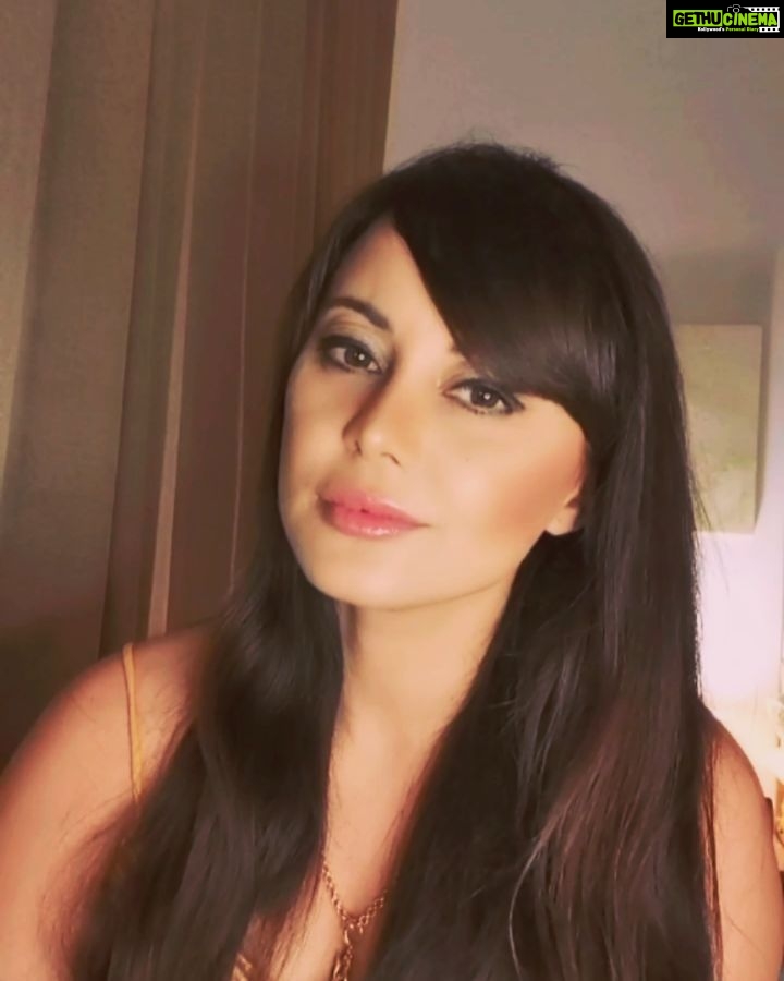 Minissha Lamba Instagram - Sound On! I just had to Sing it.. Here is Bird Set Free by the Goddess @siamusic Of course.. No one on this planet can ever to justice to what she brings to her music.. But one can be inspired. . . . . . #sing #singing #singer #song