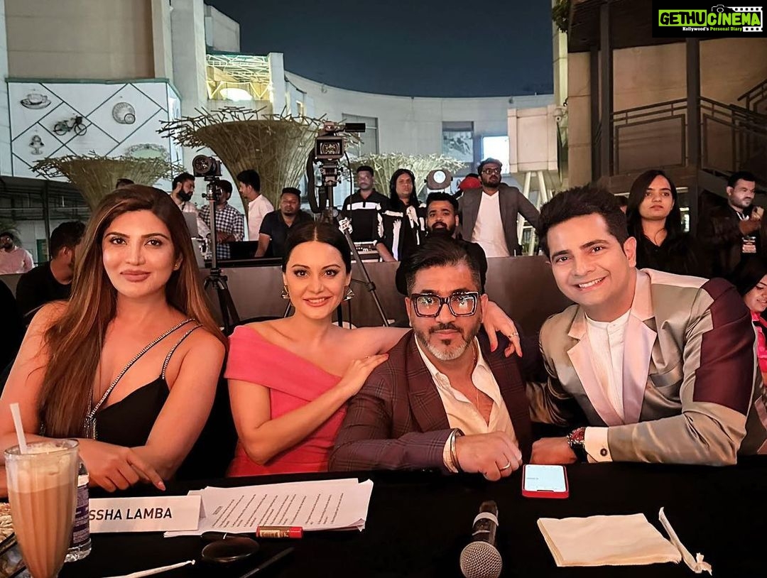 Minissha Lamba Instagram - It was a pleasure to be a part of the Judges Panel for the #PhoenixStyleIcon of @phoenixmctypune. Congrats at @sandeepdharma_official for a fantastic show with where over 500 people registered… @mrinmaikolwalkar @realkaranmehra Pune City