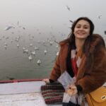 Minissha Lamba Instagram - Was worth the 6am trip on the Ganga in the freezing cold of winter... As u grow.. Older... You realise the magic of early mornings. The power it has and the joy u feel from starting ur day with the rising sun. Truly.. Magical!