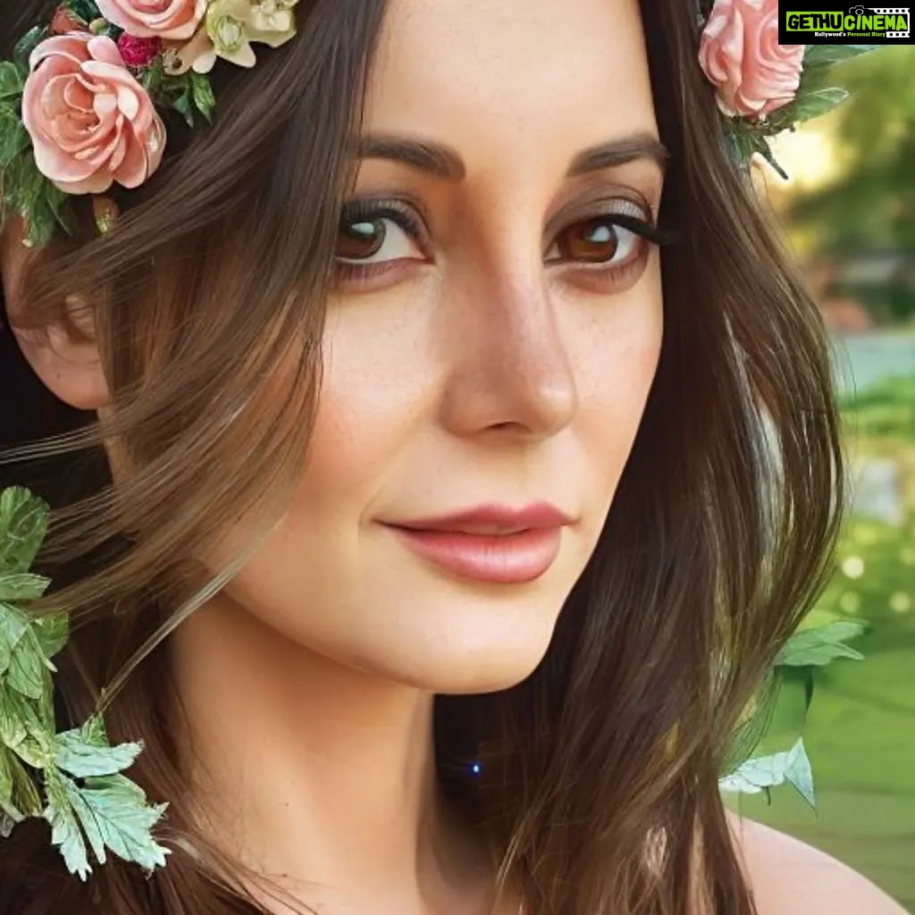 Minissha Lamba Instagram - Painting or Avatar? Mumbai, Maharashtra