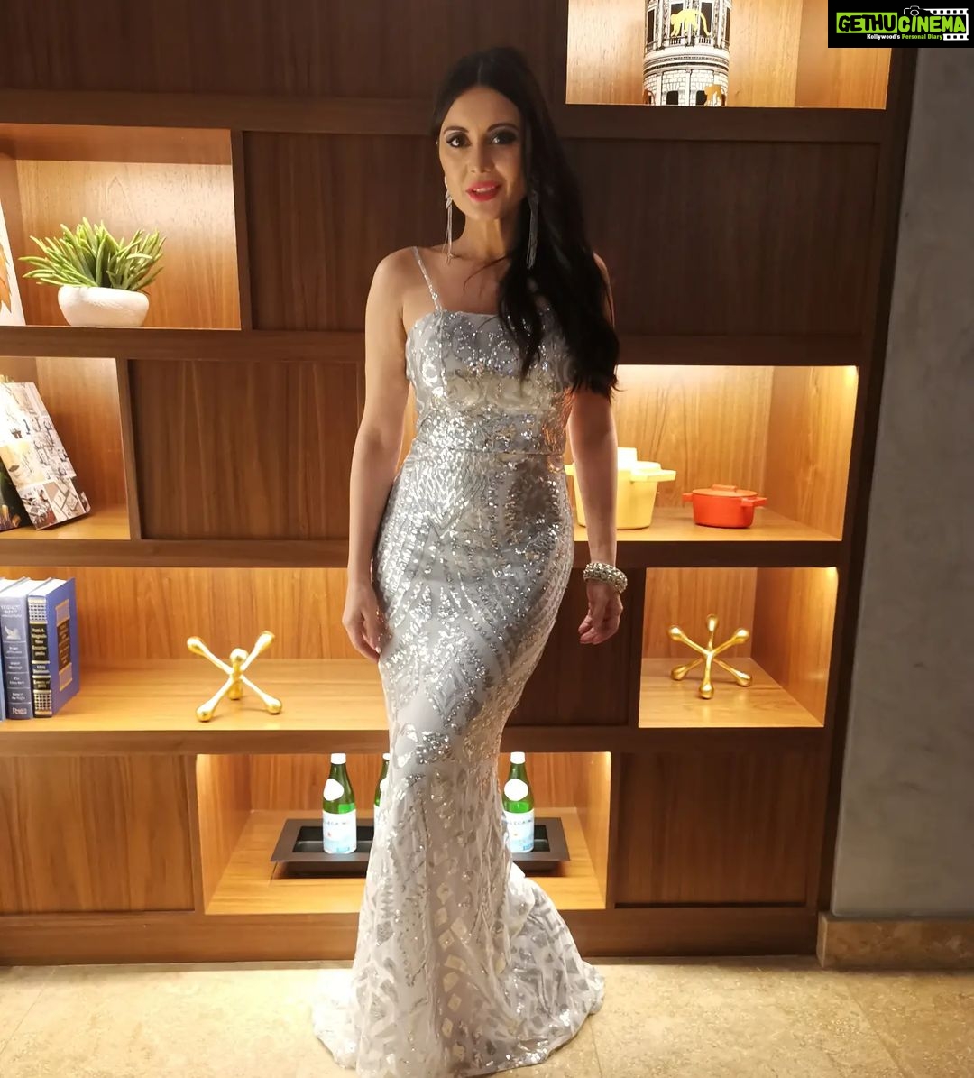 Minissha Lamba Instagram - All that's isn't Gold.. it can be Silver too 😉