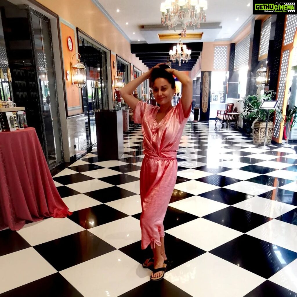 Minissha Lamba Instagram - Nightsuit fashion in the hallways