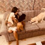Minissha Lamba Instagram - With the cutest puppies in town... Biki..Kiki..Gigi and Phantom coming over to say . Happy Women's Day ladies .... #womensday Mumbai, Maharashtra