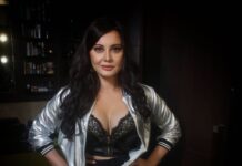 Minissha Lamba Instagram - 🖤