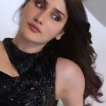 Monica Sharma Instagram - मोसे नैना मिलाइके 🤍🖤🕊 . . . . 📸- @harshalshah95 Mua- @makeupbymalaikasathe Hair- @amuthevar 👗- @labelsimrankatyal @tgbtroop . . . . #reels #reelsinstagram #reelsindia #reelsvideo #reel #réel #luxury #fashionreel #stylefashion #stylereels #instafashion #reelkarofeelkaro #glam #glamour #glammakeup #makeupreels #reelitfeelit #urdu #urdupoetry #amirkhusro #luxurylifestyle #reelvideo #black #blackaesthetic #gowns #chaaptilak Mumbai, Maharashtra