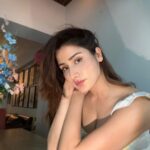 Monica Sharma Instagram – Miles apart, different lives. Looking at the same moon same time!✍🏻
.
.
.
.
.
.
.
#love #instalove #instagood Mumbai, Maharashtra