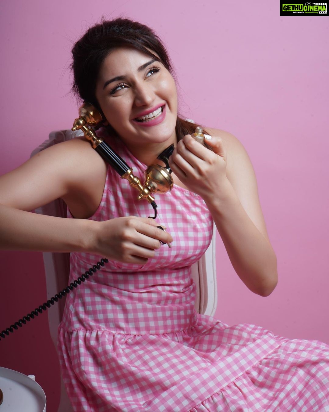 Monica Sharma Instagram - Just when i thought my fantasies were over.. I see you passing by, smelling good.. wearing formals, hair short, tanned right, so right, gotta remind myself Not Again M๐ซ๐ . . . . . ๐ธ- @snapshotmedia_mumbai Mua- @amuthevar . . . . #mood #moodboard #balloons #tuesday #happy #photoshoot #outfitoftheday #stylefashion #instafashion #glam #glammakeup #makeup #luxurylifestyle #fashion #styleinspo #styleblogger #instastyle #fashionista #styleinspo #stylediary #stylepost #styleinspiration #styleinfluencer #stylegoals #luxury #fashiongram #love #pink #pinkaesthetic #tgbstudios Mumbai, Maharashtra