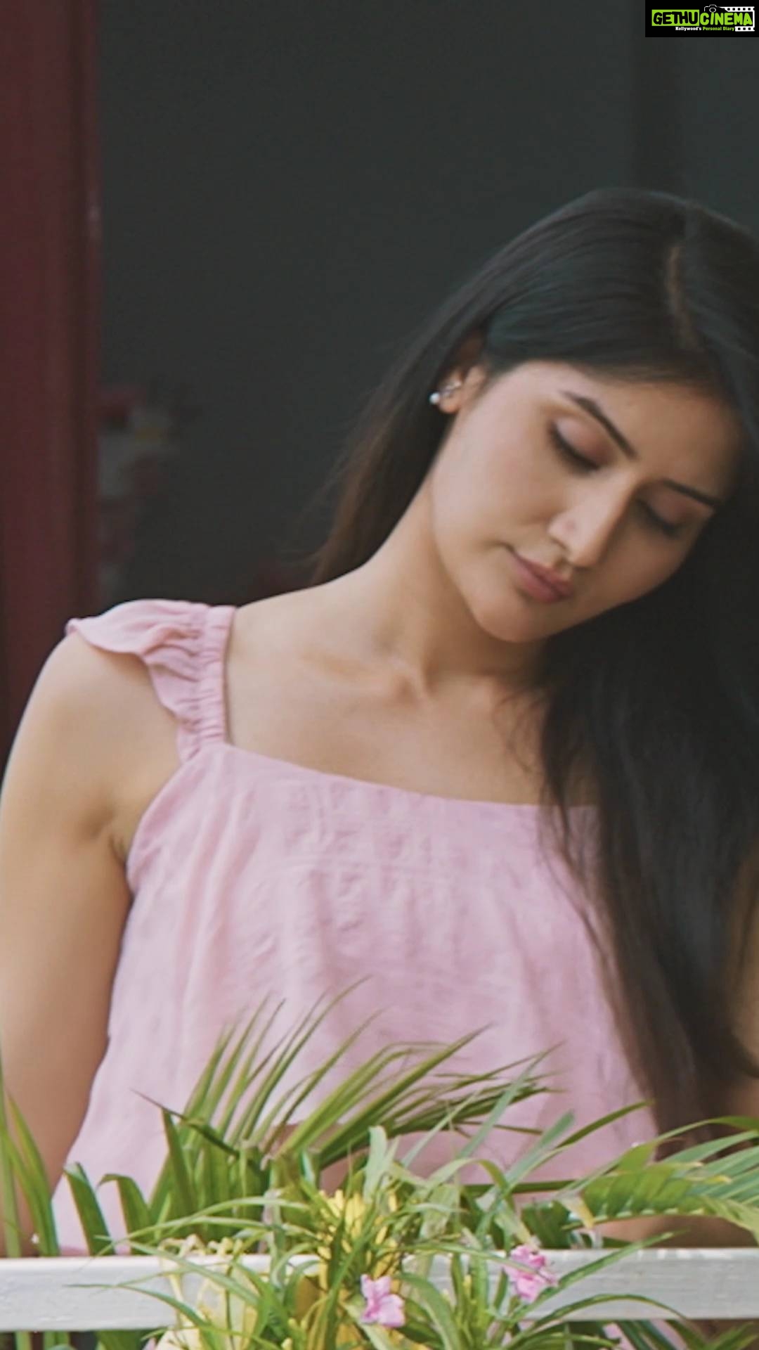 Monica Sharma Instagram - "Do Naina" out now on geetmp3 official YouTube channel . Go listen this beautiful song with your valentine .♥️ Song: Do Naina Singer : @gurnazar_chattha Lyrics : @lavitibbiofficial Music : @groovsterofficial Promotion: @gk.digital Label:@geetmp3 @nikhildwivedi11