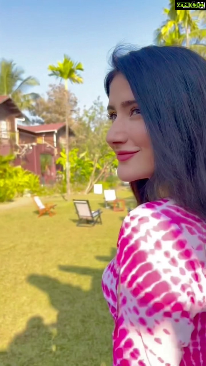 Monica Sharma Instagram - The good girl reel 🤓🐝🤭💃🏻 🦋🌸 . . . . wearing- @delilahbyachintkhurana ♥️ . #newyears #2022 #reelitfeelit #reelsvideo #reelsinstagram #trendingsongs #reelsindia #feelagain #trendingreels #january #2022 #vibes #kına #outfitinspiration #style #stylefashion #stylediary #stylereels #fashionreels #instafashion #instastyle #travelgram #goadiaries #travelreels #vacaymode #pinkdress #beachdress Goa, India