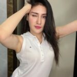 Monica Sharma Instagram - Ayee.. Johnny Bravo 💃🏻 . . . . #hashtags #december #decemberpic #venus #white #whiteshirt #whitetee #whitelove #astrology #casualstyle #casual #denim #casualoutfit #ootd #outfit #outfitoftheday #outfitinspiration #style #stylefashion #stylediary #styleinspiration #stylepost #fashion #fashionstyle #fashionistas #whatiwore #shootdiaries #instafashion #instastyle Mumbai, Maharashtra