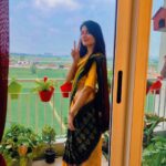 Monica Sharma Instagram - All I see are farms and peace♥️✌🏻 FARMS