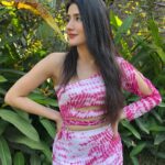 Monica Sharma Instagram - घर नारी गँवारी, चाहे जो कहे मैं निजाम से नैना लगा आई रे सोहनी सूरत.. मोहनी मूरत, मैं तो ह्रदय बीच समा आई रे.. 🕉♥️ - अमीर खुसरो . . . . . #onelove #sufi #2022 #outfitinspiration #style #stylefashion #stylediary #styleinspiration #stylepost #fashion #fashionstyle #fashionistas #travelling #whatiwore #instafashion #instastyle #travelgram #goadiaries #travel #vacay #vacaymode #pinktiedye #pinkwhite #cordsets #nature #ecoresort #amirkhusrow #gharnarigawari #favlines Mumbai, Maharashtra