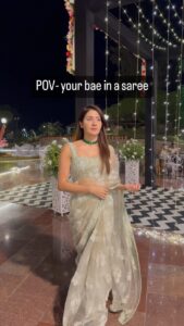 Monica Sharma Instagram - pov- your bae in a saree😌 . . . . . In 👗- @khawab.25 . . . . #reelsinstagram #explorepage #reelsindia #fashionreels #love Mumbai, Maharashtra