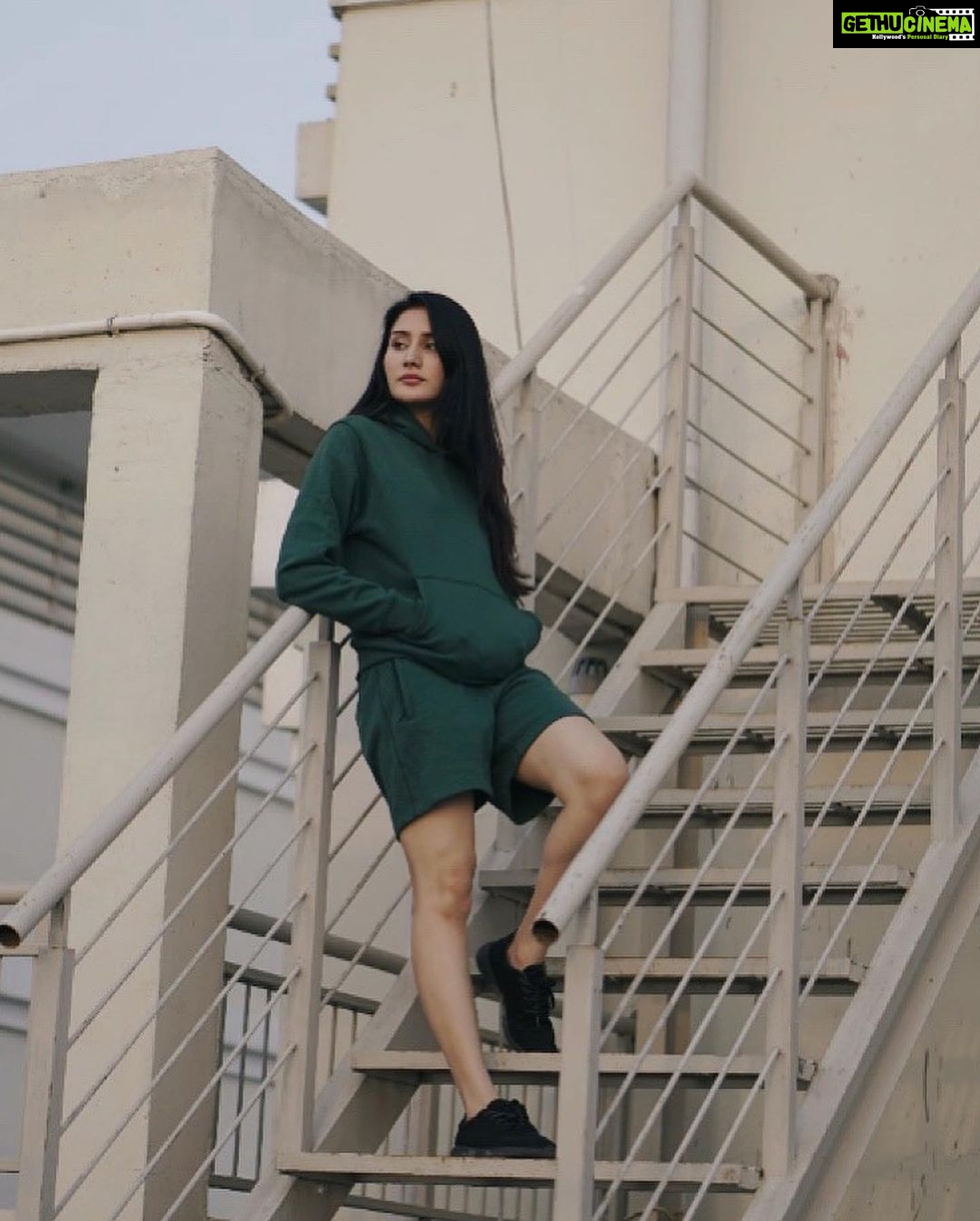 Monica Sharma Instagram - ft bliss pt 8267 . . . . 📸- @that.nikhil . . . #photography #balcony #morning #instamorning #picoftheday #pictureoftheday #looney #instagood #love #fashion #instadaily #wednesdayvibes #morningvibes #art #photoart #vibes #photooftheday #photogram #photodaily #instastyle #style #photography Mumbai, Maharashtra