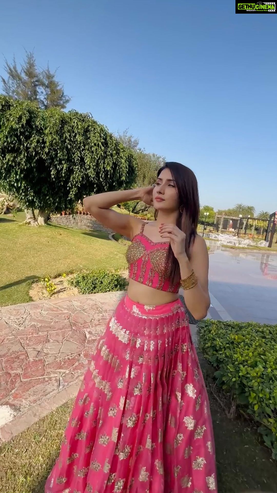 Monica Sharma Instagram - 🌬️💞 . . . wearing - @khawab.25 🤍 . . . . #reels #explorepage #desigirl #trendingsongs Neemrana