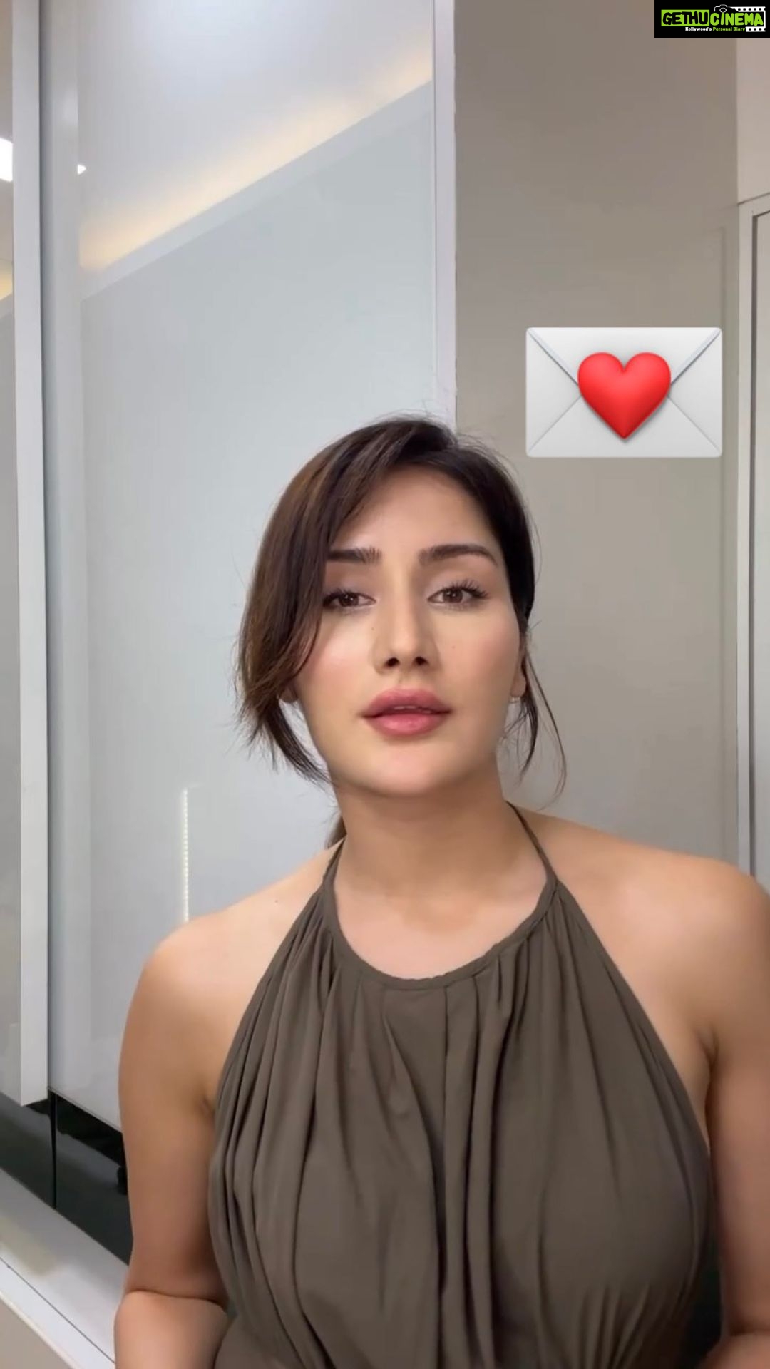 Monica Sharma Instagram - Manifestations you know🥰 . . . . . Favourite scene from How to Lose a Guy in 10 days . . . . . #hollywood #reelsinstagram #explore #love Mumbai, Maharashtra