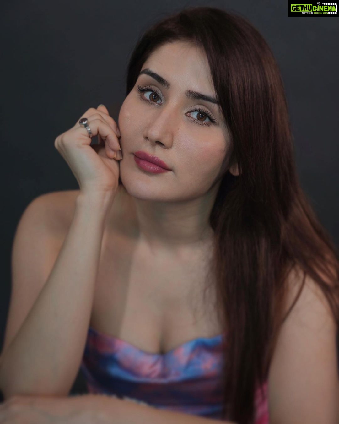 Monica Sharma Instagram - Idk about being alpha, but the feminine urge to attract instead of approach is costing ⏳Hurry up lucifer🤑🔫 . . . . . #instagram #instadaily #instalike #instagood Mumbai, Maharashtra