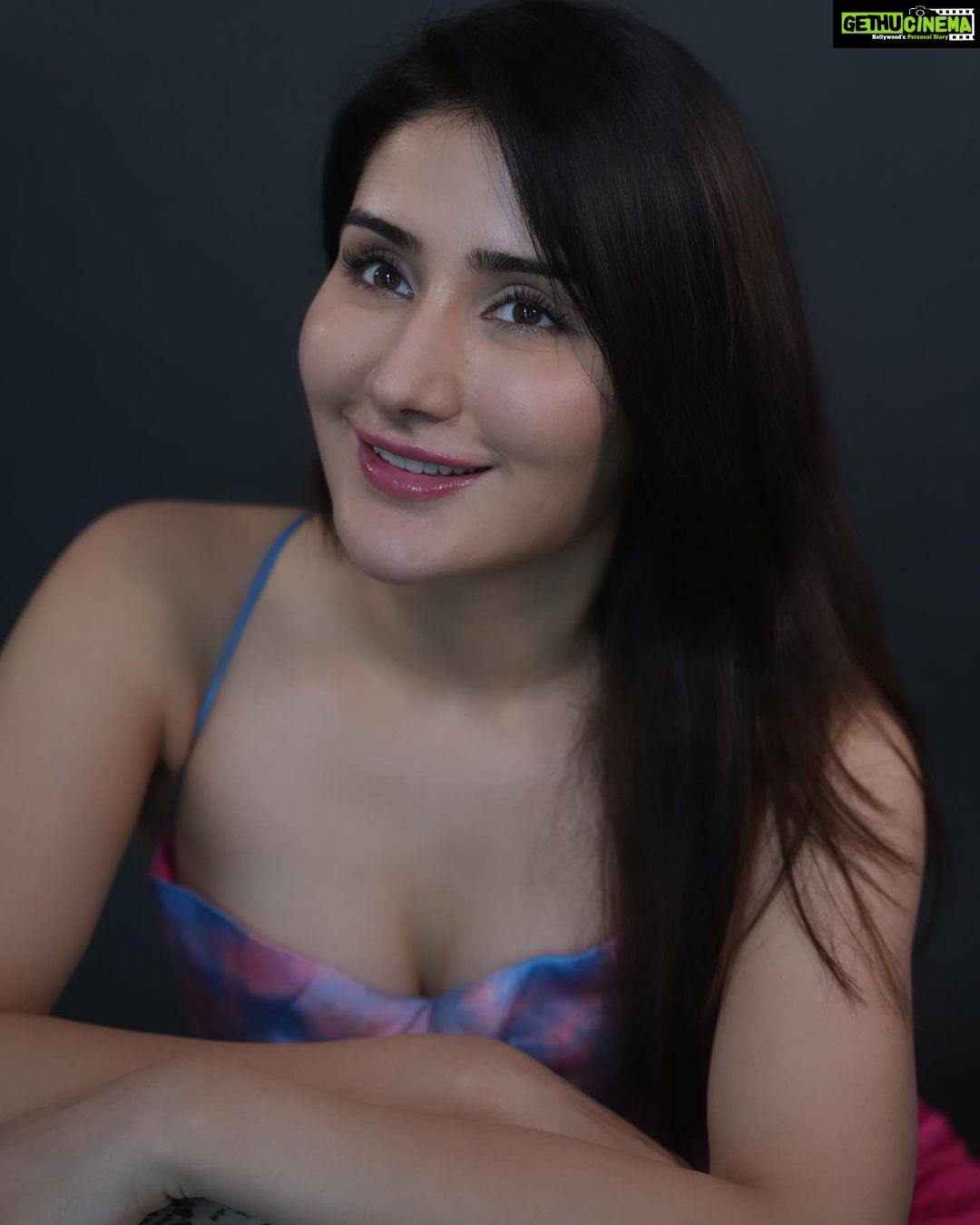Monica Sharma Instagram - Sometimes I like my round face, which isn’t really round because it’s oval, but looks like round as an egg which is oval, anyway . . . . . . Stylist : @the.stylescribee Label : @labelshivaninirupam 📸 : @namandua.nobody . . . . . #picoftheday #pic #instapost #instaphoto #stylefashion #styleblogger #styleinspo #instalove #love #instagood #instaphoto #mood #mac #maclipgloss #tgbstudios #instaphotography #portraitphotography #portrait #photoshoot #love #faith #smile #smilemore #newdelhi #delhi New Delhi