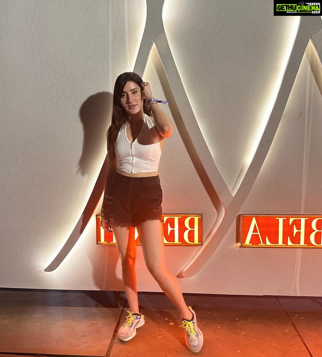 Monica Sharma Instagram - @carlcoxofficial . . . . . #techno #instagood #instagram #explorepage Marbella Beach Resort, Goa