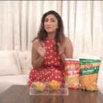 Mouli Ganguly Instagram - Bikano has made it so easy for a person like me who always love to welcome Guests. Kyuki Inse Behtar Bhujia Ko Jaane Kaun ! #SabkiFavoriteBhujia #BarsoSeBikano