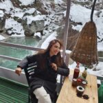 Mouli Ganguly Instagram - I ve never come across a cafe with a better view🏞️🌦️❤️ . . #mouliganguly #traveldiaries #incredibleindia