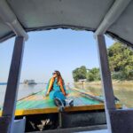 Mouli Ganguly Instagram - Like the river keep on flowing Can never get enough of Ganga and the tranquility bliss of a boat ride🛶 . . . . . #mouliganguly #mazhersayed #boatride #ganga #gangariver #ganganadi