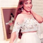 Mouli Ganguly Instagram - ❤️ Outfit @the_adhya_designer Location @blabberallday Hair and mkup @elvisvaz Styled by @deepa_a_singh . #mouliganguly #jewelleryshoot #fashionshoot #lifestyleshoot