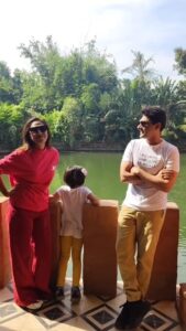 Mouli Ganguly Instagram - Family ..where life begins and love never ends ❤️ . . #mouliganguly #mazhersayed #kolkata #home #family #familytime #kolktadiaries Kolkata