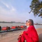 Mouli Ganguly Instagram - Ganga ke kinare ❤️ . . . #mouliganguly #mazhersayed #kolkata #gangaghat Ganga River, Kolkata