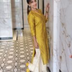 Mouli Ganguly Instagram - Victory of light over darkness 🪔🪔🪔 May prevail always #HappyDiwali To all ❤️ . . #mouliganguly #festivaloflights #diwalivibes #traditionalwear #indianfestival Radisson Mumbai Goregaon