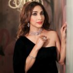 Mouli Ganguly Instagram - ❤️ . Jewellery @abarantimelessjewellery Outfit @the_adhya_designer Location @blabberallday Hair and mkup @elvisvaz Styled by @deepa_a_singh . #mouliganguly #jewelleryshoot #fashionshoot #lifestyleshoot
