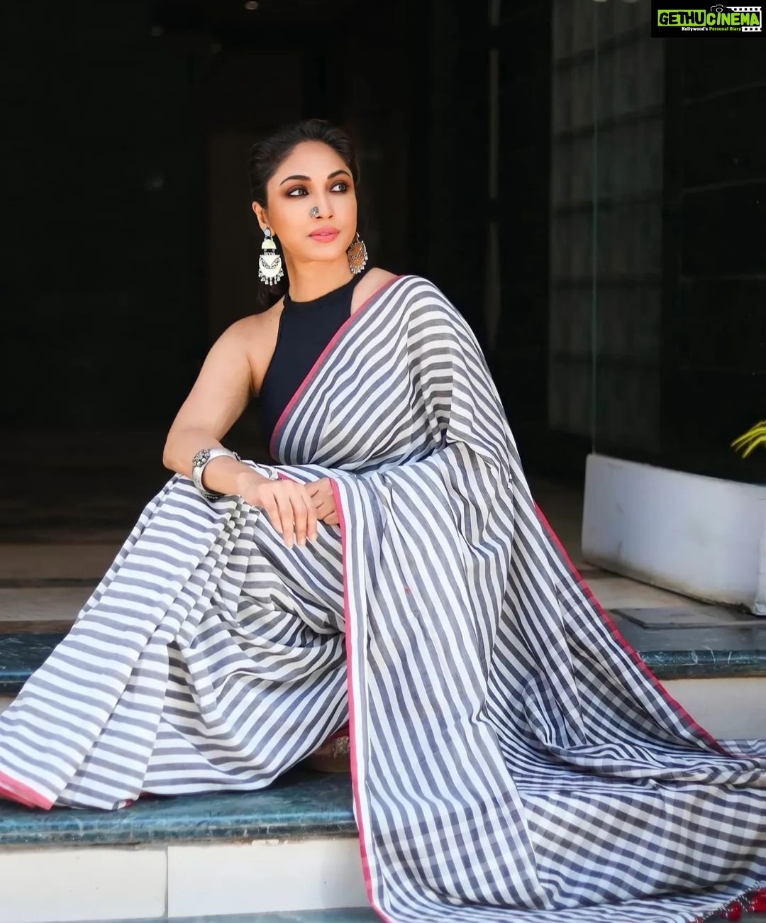 Mouli Ganguly Instagram - @houseofmaithili
