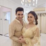 Mouli Ganguly Instagram – Happy Eid
❤️

Happy Akshay tritiya

❤️
.
.

Hair mak up @elvisvaaz 
Coordinated by @celeb_manager_ujit
Outfit @kashyap.nitisha
.
#akshaytritiya
#eidmubarak
#happyeid
#happyakshaytritiya
#festivemode 
#festiveattire 
#indiantraditionalwear 
#beingdesi
