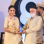 Mouli Ganguly Instagram - It was humbling to be awarded by honourable Maharashtra Governer Shri Bhagat Singh Koshiyari as the Prominent Women Personality . . . @9ineplanets_research_media @mayhighfilmsdelhi @ira_audichya . . Styled by @pooja_deepa_2021 #mouliganguly #gratitude #award #womenachievers #indianawards