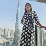 Mouli Ganguly Instagram - I am in a photoholic mood today 🤪🤣 . @ruby_tourism #mouliganguly #mazhersayed #dubaivacation #vacationmode #skywalk #burjkhalifa #coupletravel