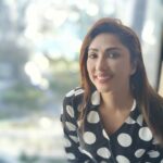 Mouli Ganguly Instagram - I am in a photoholic mood today 🤪🤣 . @ruby_tourism #mouliganguly #mazhersayed #dubaivacation #vacationmode #skywalk #burjkhalifa #coupletravel