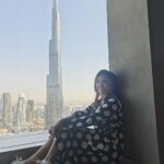 Mouli Ganguly Instagram - I am in a photoholic mood today 🤪🤣 . @ruby_tourism #mouliganguly #mazhersayed #dubaivacation #vacationmode #skywalk #burjkhalifa #coupletravel