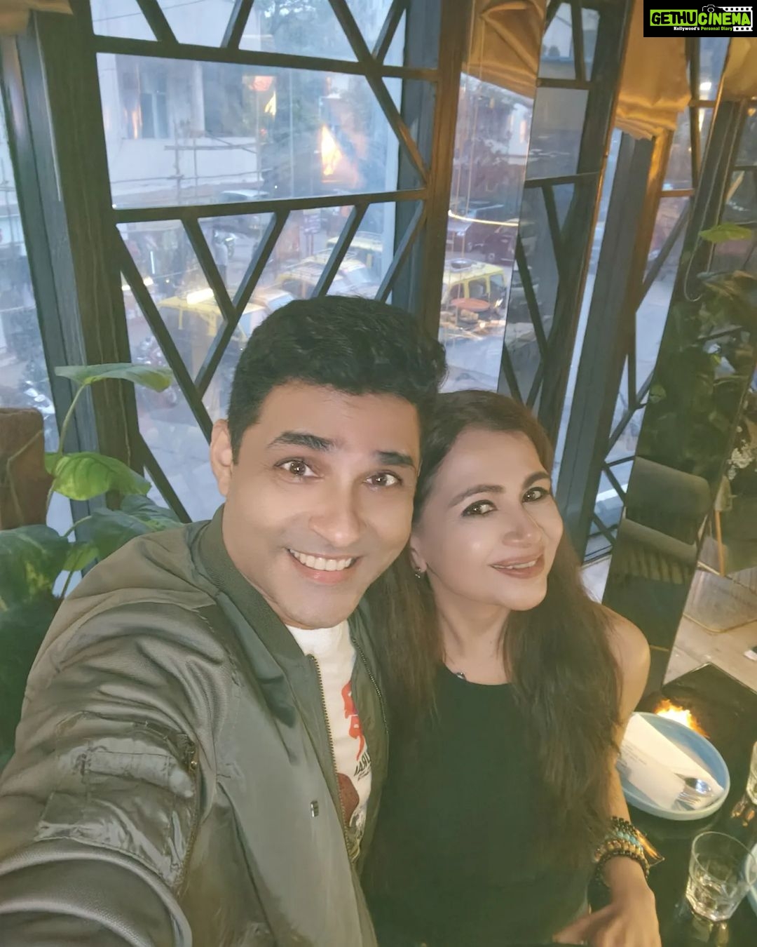 Mouli Ganguly Instagram - Thankyou nashu @nattashasingh and @samyuktasingh23 for introducing us to the most healthiest yummiest vegetarian friendly Japanese cuisine of @tsubakiworli β€οΈ More success to you gals π€π . . @celeb_manager_ujit loved the outfit π€ TSUBAKI