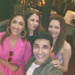 Mouli Ganguly Instagram - Thankyou nashu @nattashasingh and @samyuktasingh23 for introducing us to the most healthiest yummiest vegetarian friendly Japanese cuisine of @tsubakiworli ❤️ More success to you gals 🤗😘 . . @celeb_manager_ujit loved the outfit 🤗 TSUBAKI