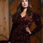 Mouli Ganguly Instagram - Bling 💖 . . . #mouliganguly 💄@elvisvaaz 📸 @shutterjuicestudio